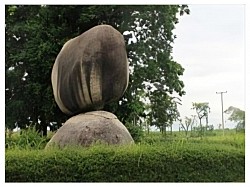 ทุ่งหินเทิน